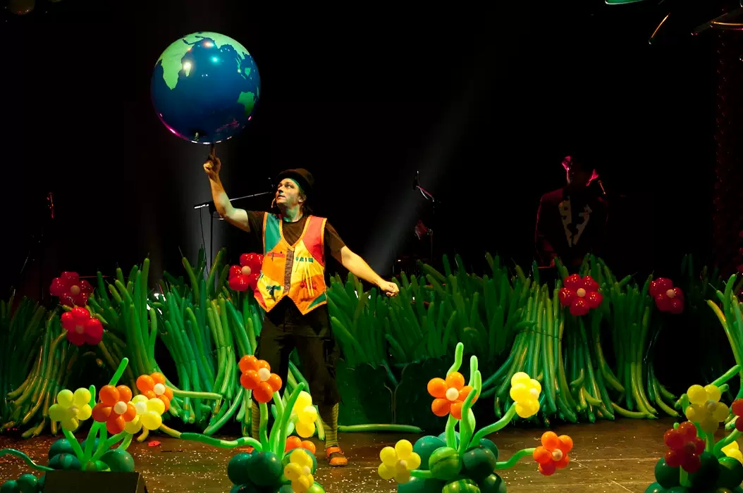 《气球大师与小国王历险记》