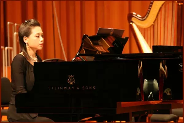 青年钢琴演奏家-何思珊
