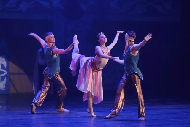 舞台剧一千零一夜