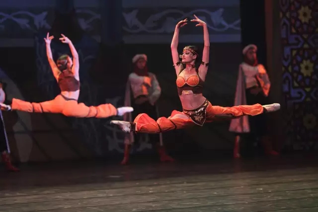 舞台剧一千零一夜