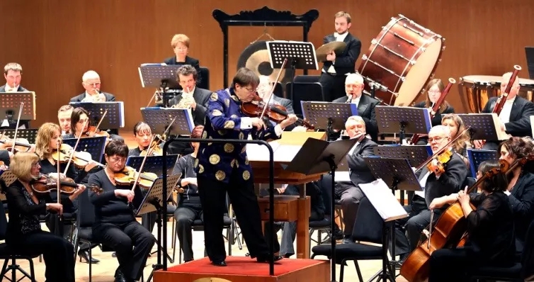 维也纳施特劳斯