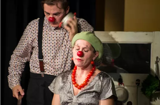 《PIIP和TUUT的欢乐晚餐》