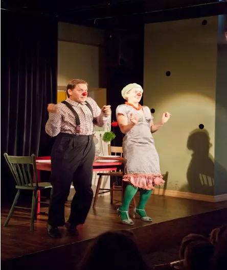 《PIIP和TUUT的欢乐晚餐》