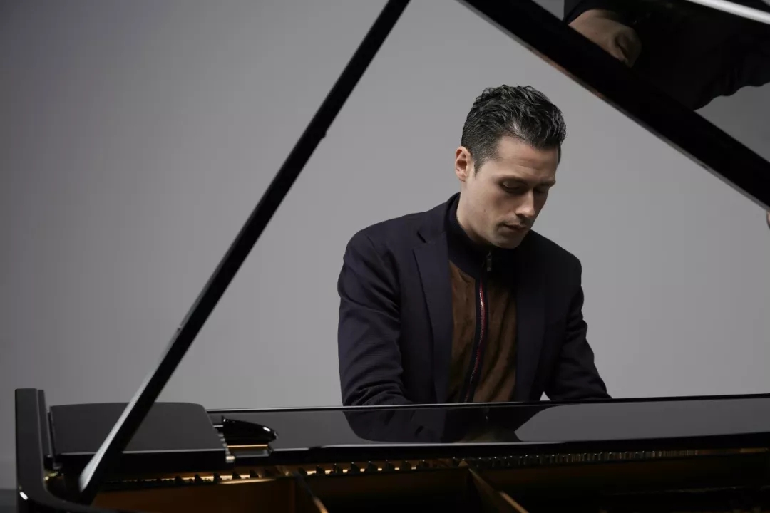 爱德华·弗里亚斯·西里萨