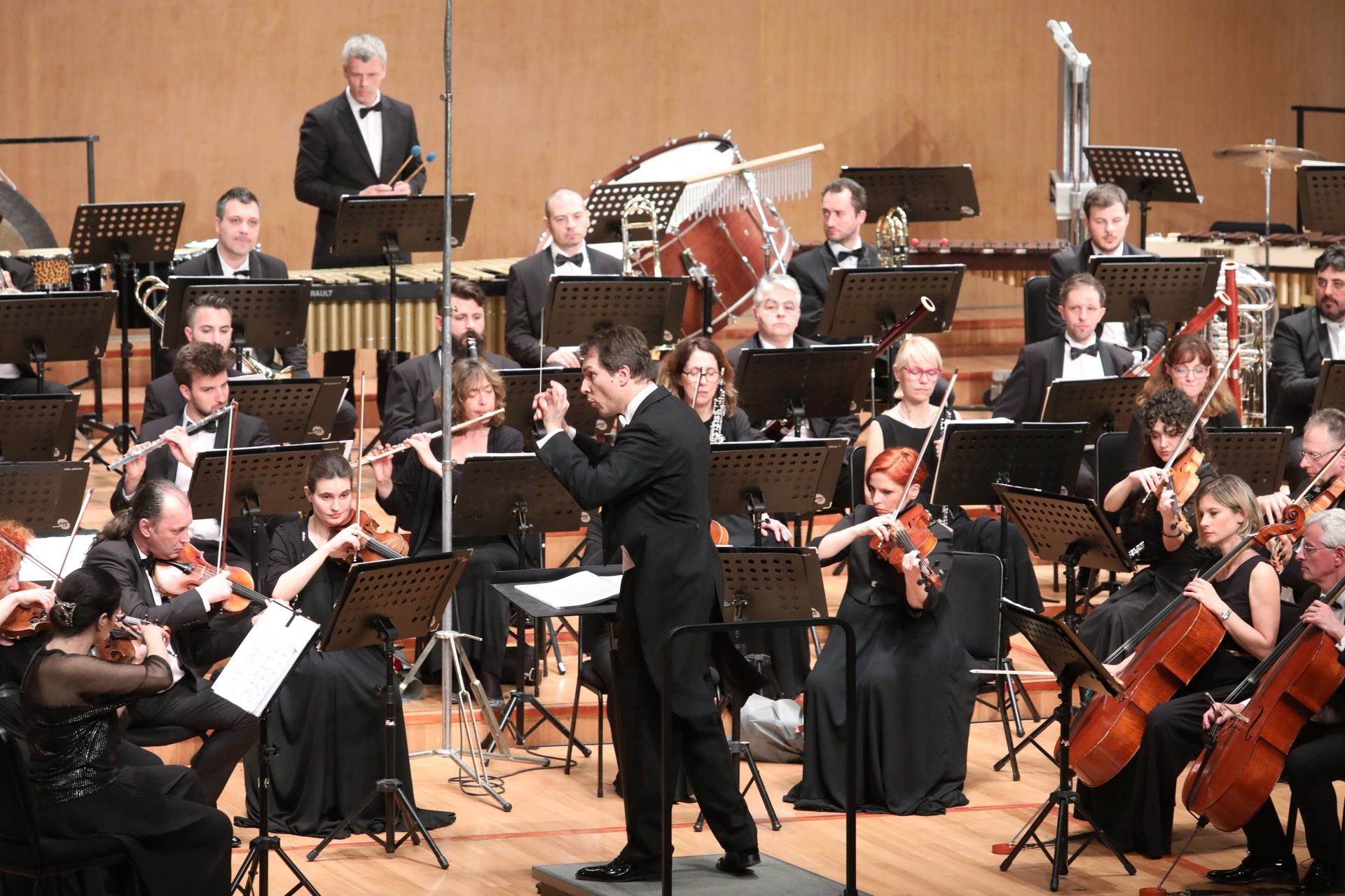 塞尔维亚交响乐团烟台音乐会