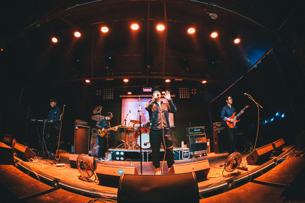 鲤鱼滑梯乐队成都演唱会