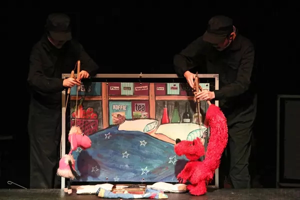 《吃面条的小红狼》