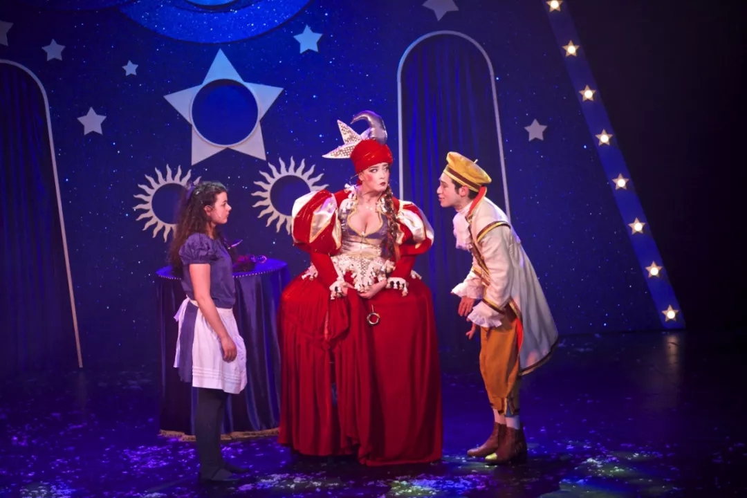 《卖火柴的小女孩》