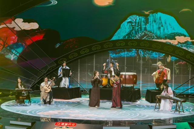 龚锣新艺术乐团