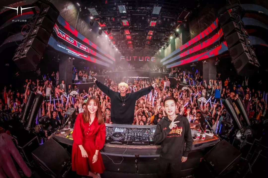 2019-2020成都跨年超模DJ荧光派对