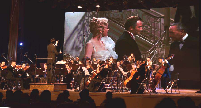 《好莱坞之夜》