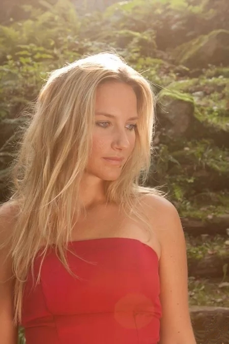 伊米莉亚·费尔特