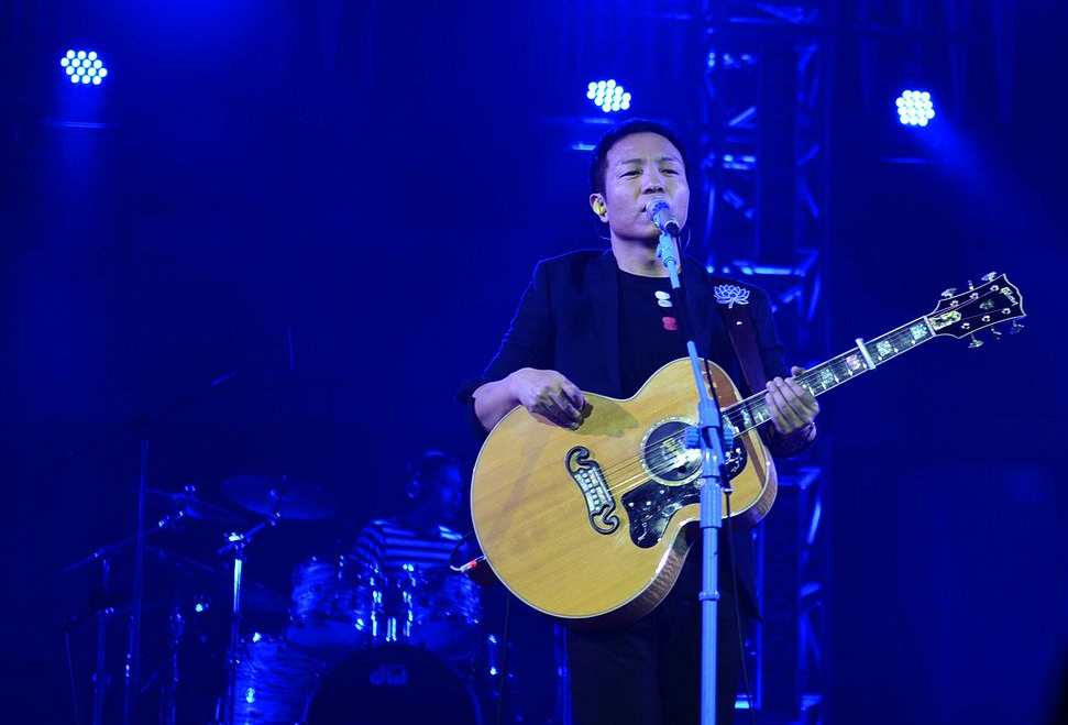 2019许巍汪小敏西安群星演唱会