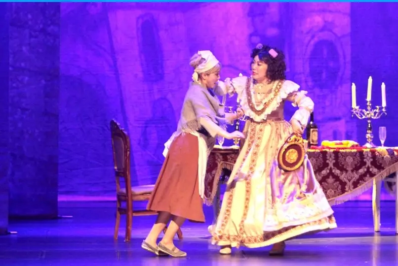 儿童剧灰姑娘与水晶鞋