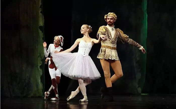 《白雪公主和七个小矮人》