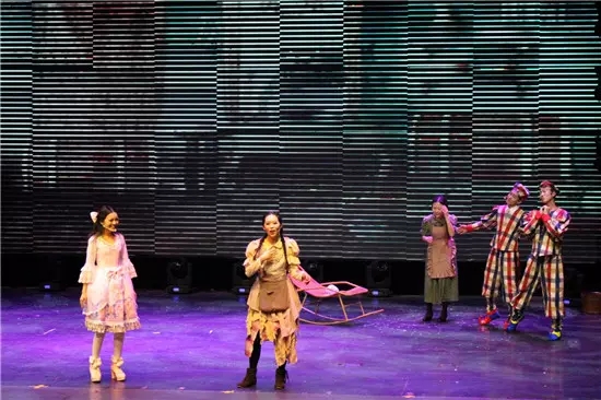 《卖火柴的小女孩》