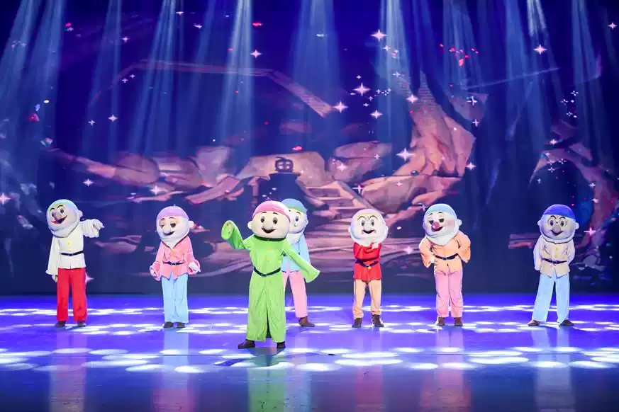 童话剧《白雪公主》