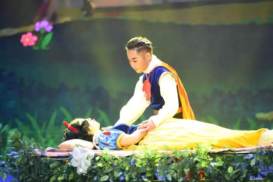 童话剧《白雪公主》