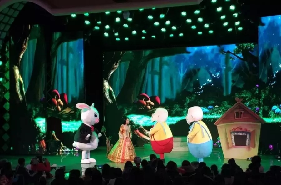 《爱丽丝梦游仙境之拯救王国》