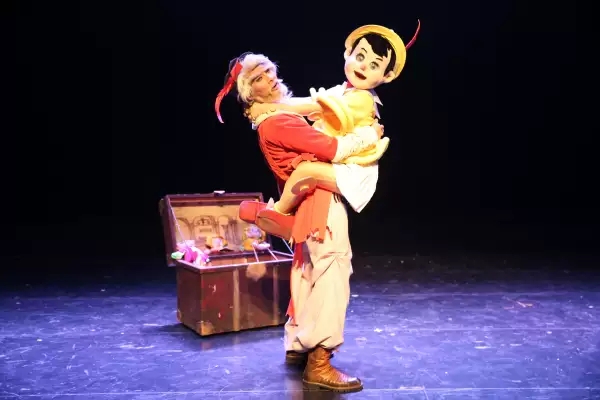 《木偶奇遇记》