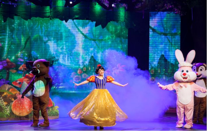 《白雪公主之魔镜奇缘》