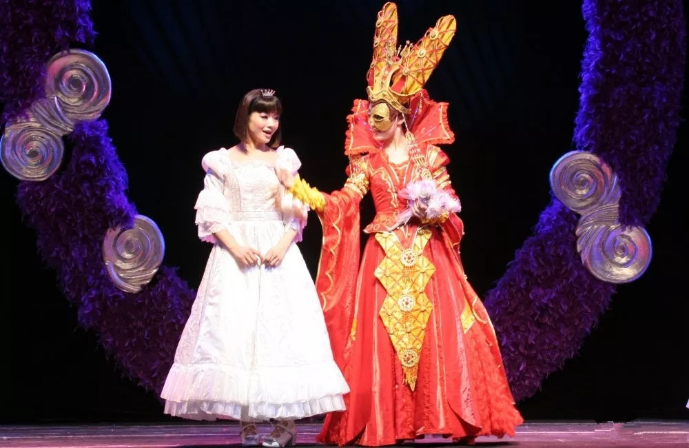 《白雪公主之魔镜奇缘》