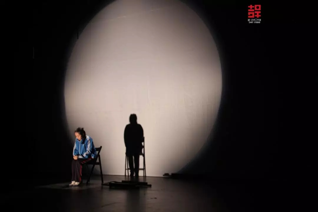 《花吃了那女孩》