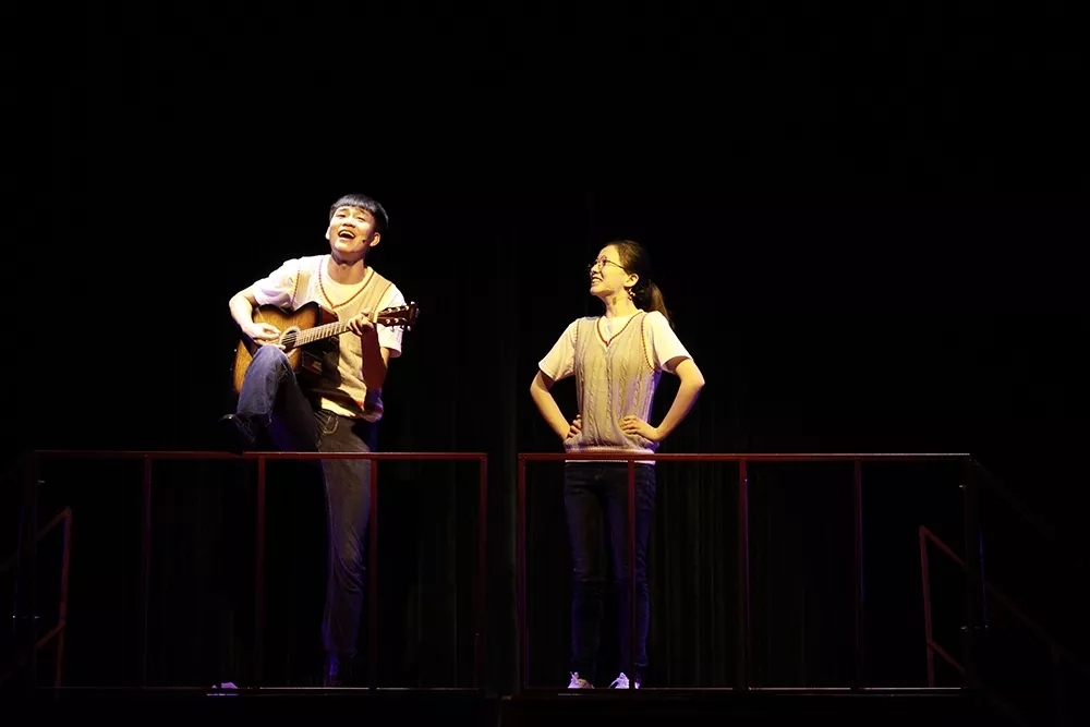 《玩命爱一个姑娘》