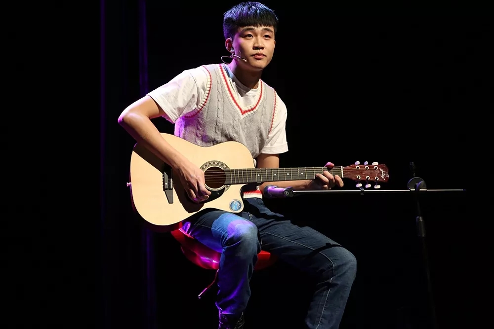 《玩命爱一个姑娘》