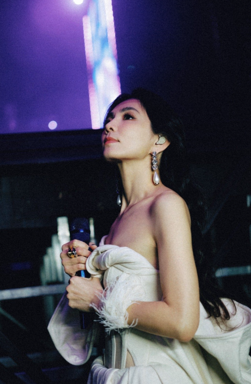 2026 Ella陈嘉桦It's Me艾拉主意巡回演唱会南京站