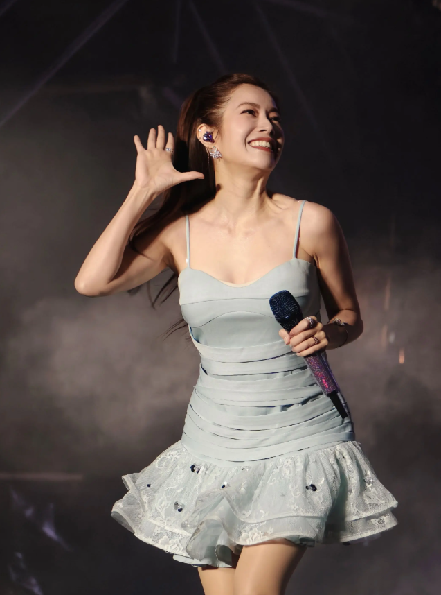 2026徐怀钰光致蜕变Light It Up巡回演唱会-无锡站