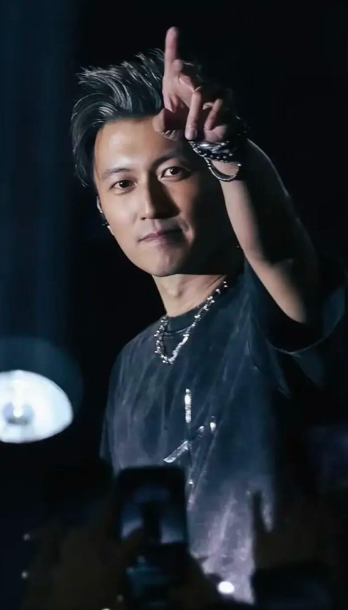 2026EvolutionNicLive谢霆锋进化演唱会-郑州站