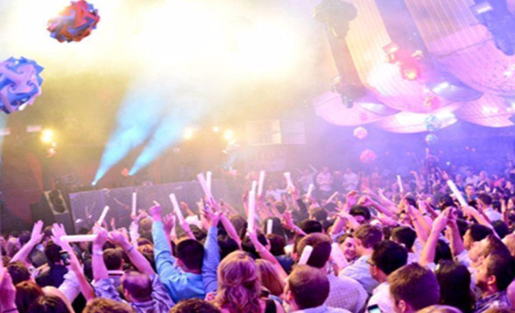 CLUB TONIGHT