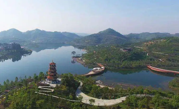 贵州省遵义市新蒲新区白鹭湖(湖边)