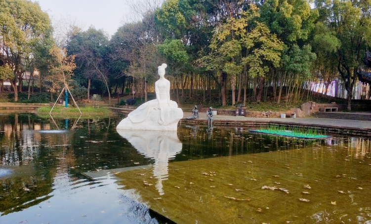 西施滩草坪场馆图片