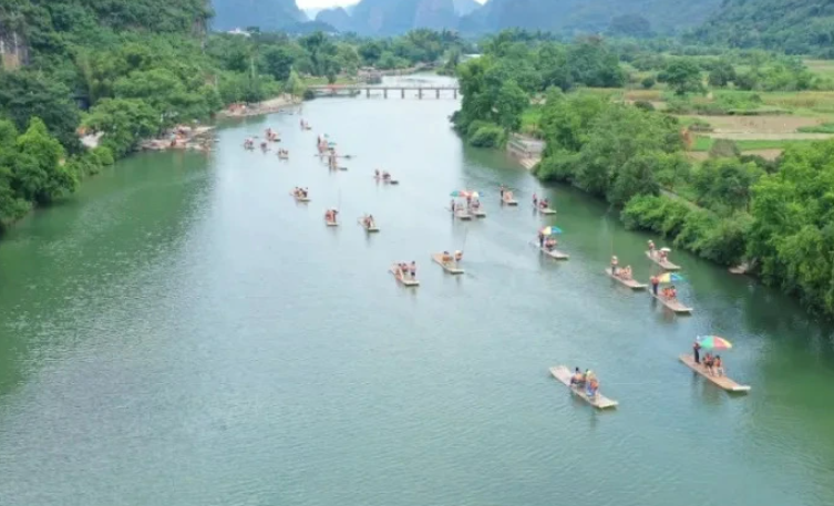 桂林阳朔十里画廊遇龙河生态旅游区南门