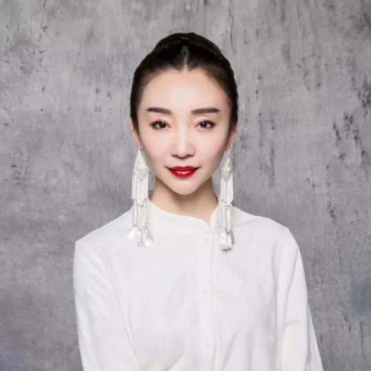 周莉亚